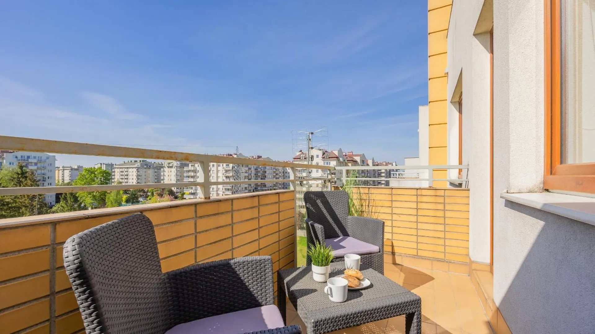 Spacious Apartment With Parking And Balcony By Noclegi Renters 바르샤바 폴란드