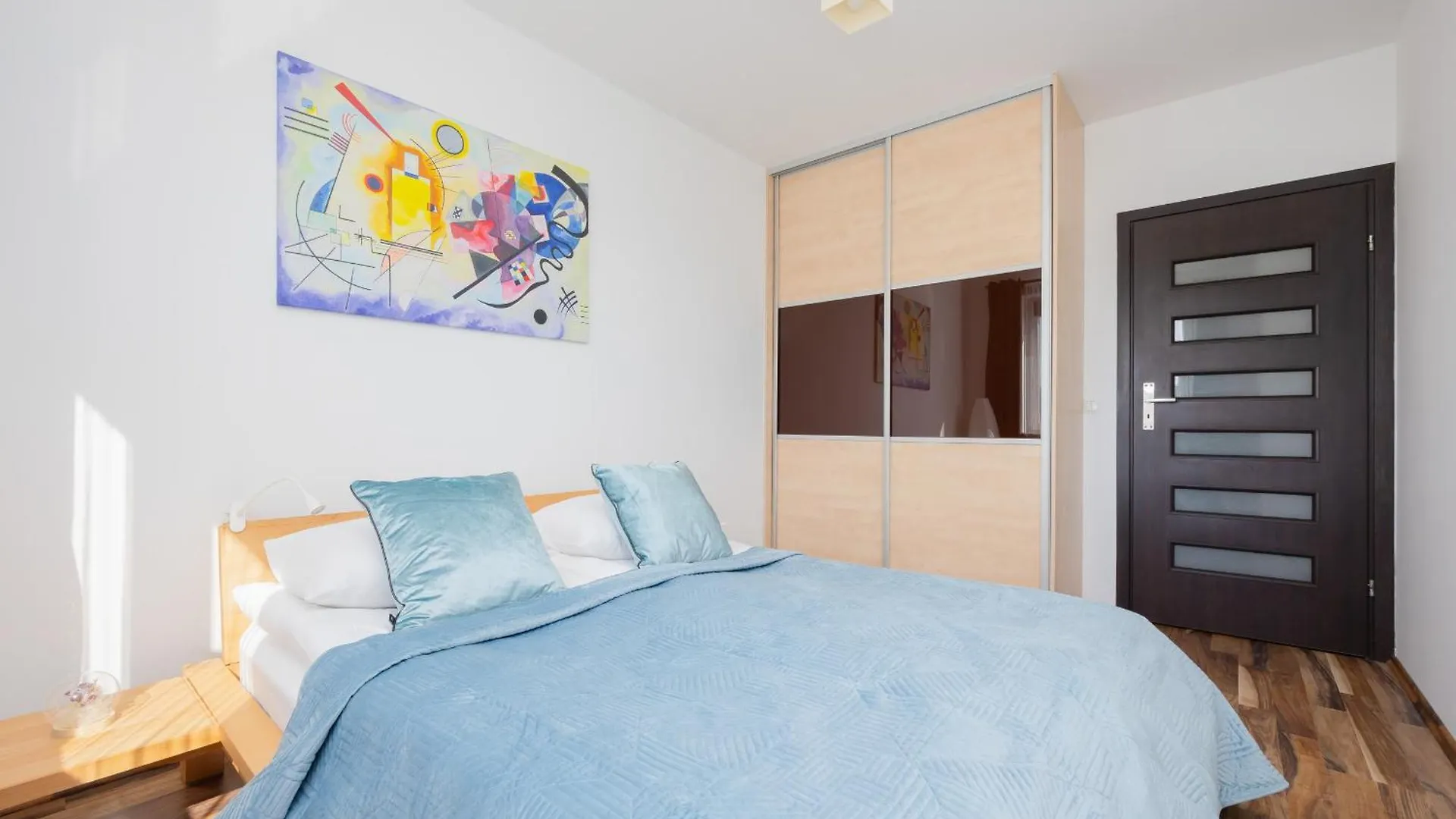 Spacious Apartment With Parking And Balcony By Noclegi Renters 바르샤바